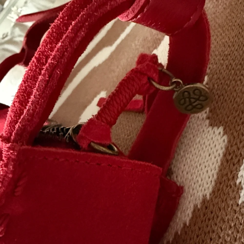 The Sak Los Feliz Scarlet Red Suede Hobo Bag Handbag Purse - Picture 13 of 16